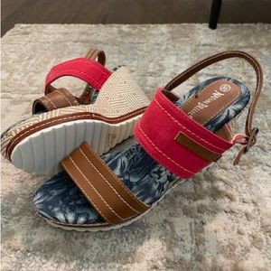 Nature breeze sandals size 8.5 perfect for summer